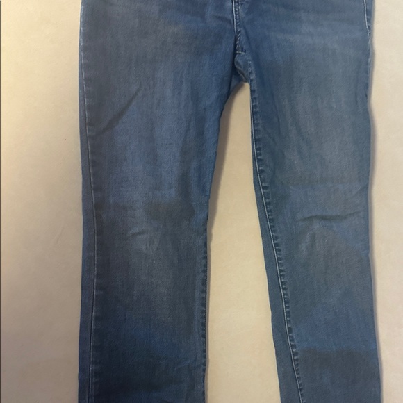 STS Blue Mid-Wash Denim Jeans🐶 - Picture 5 of 10